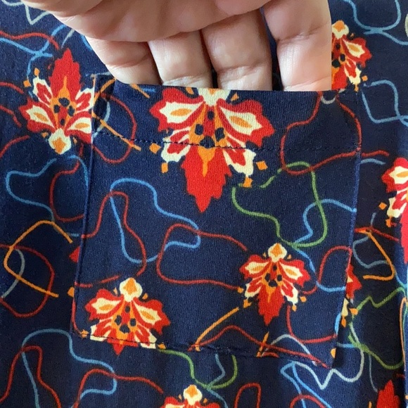 LuLaRoe woman’s Carly dress size XS - Picture 4 of 12